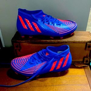 ADIDAS  WOMEN SOCCER CLEATS PREDATOR